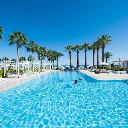 מלון Vrissiana Boutique 4*