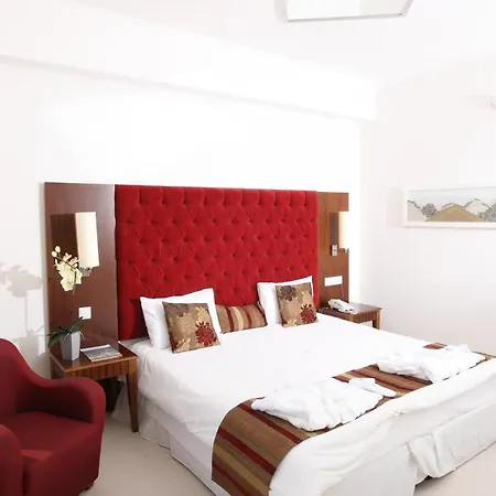 Vrissiana Boutique מלון 4*