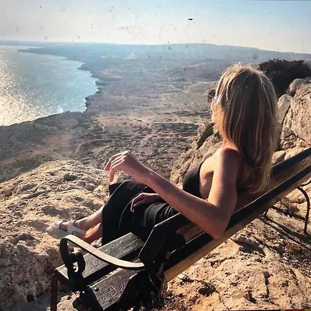 Vrissiana Boutique מלון 4*