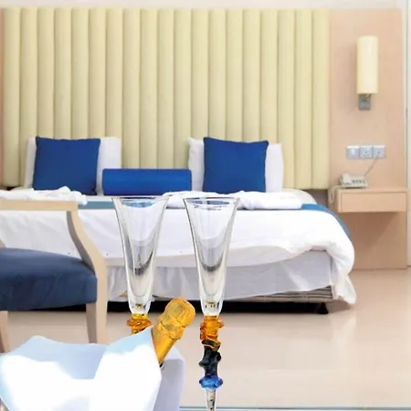 Vrissiana Boutique Protaras